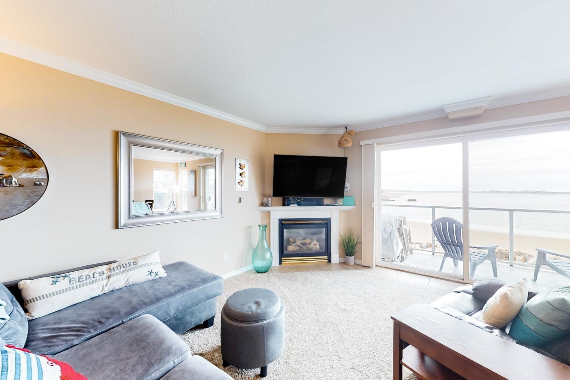 Waters Edge Apartment Salishan Beach ห้อง รูปภาพ